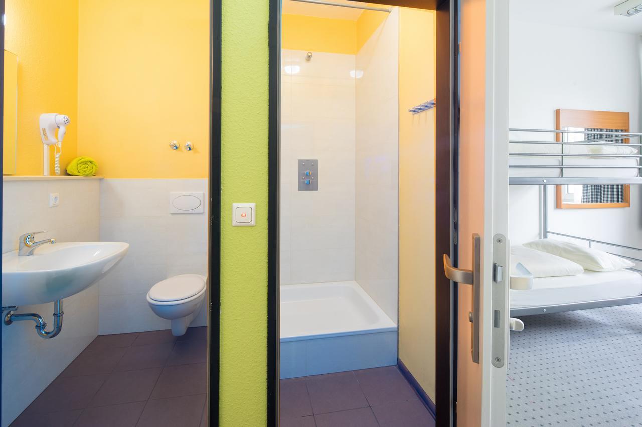 Airport Hostel Гамбург Экстерьер фото